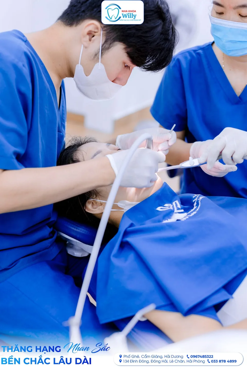 Đội ngũ Nha Khoa Willy đang điều trị cho khách hàng